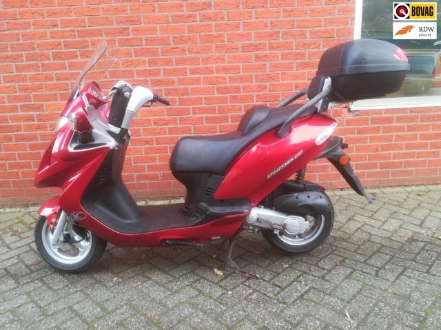 KYMCO Bromscooter Grand Dink